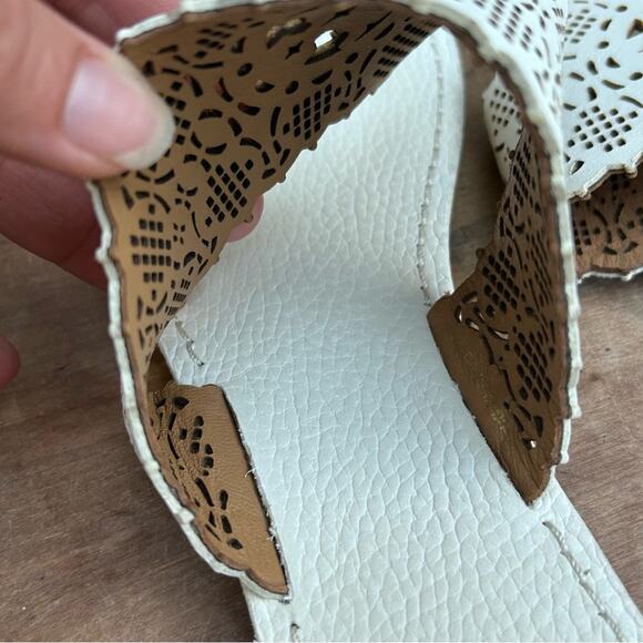 Tory Burch slides sandals flats size 9.5 cutout leather off white lattice eyelet - Picture 6 of 9